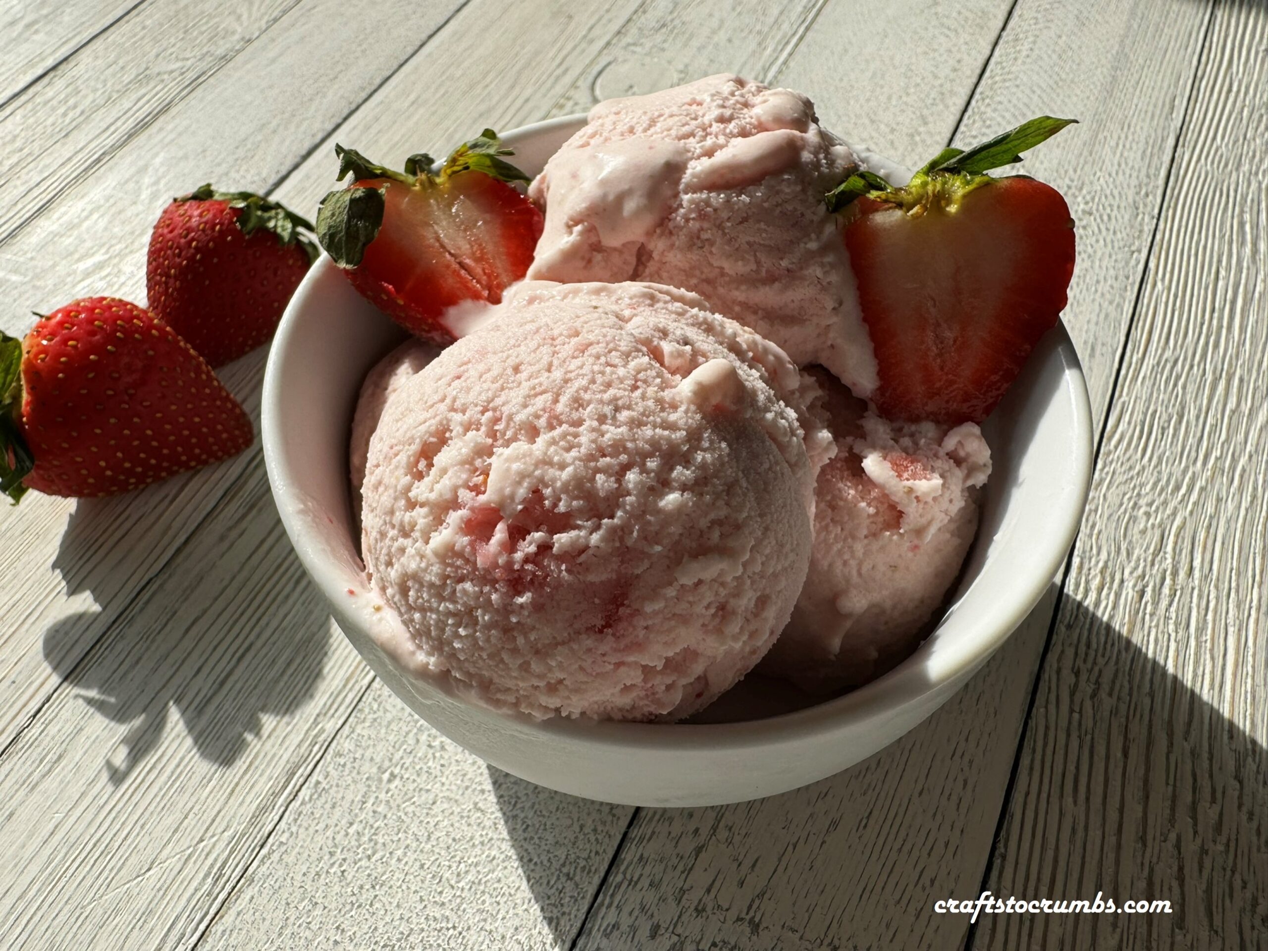 Strawberry Ice Cream – Crafts to Crumbs