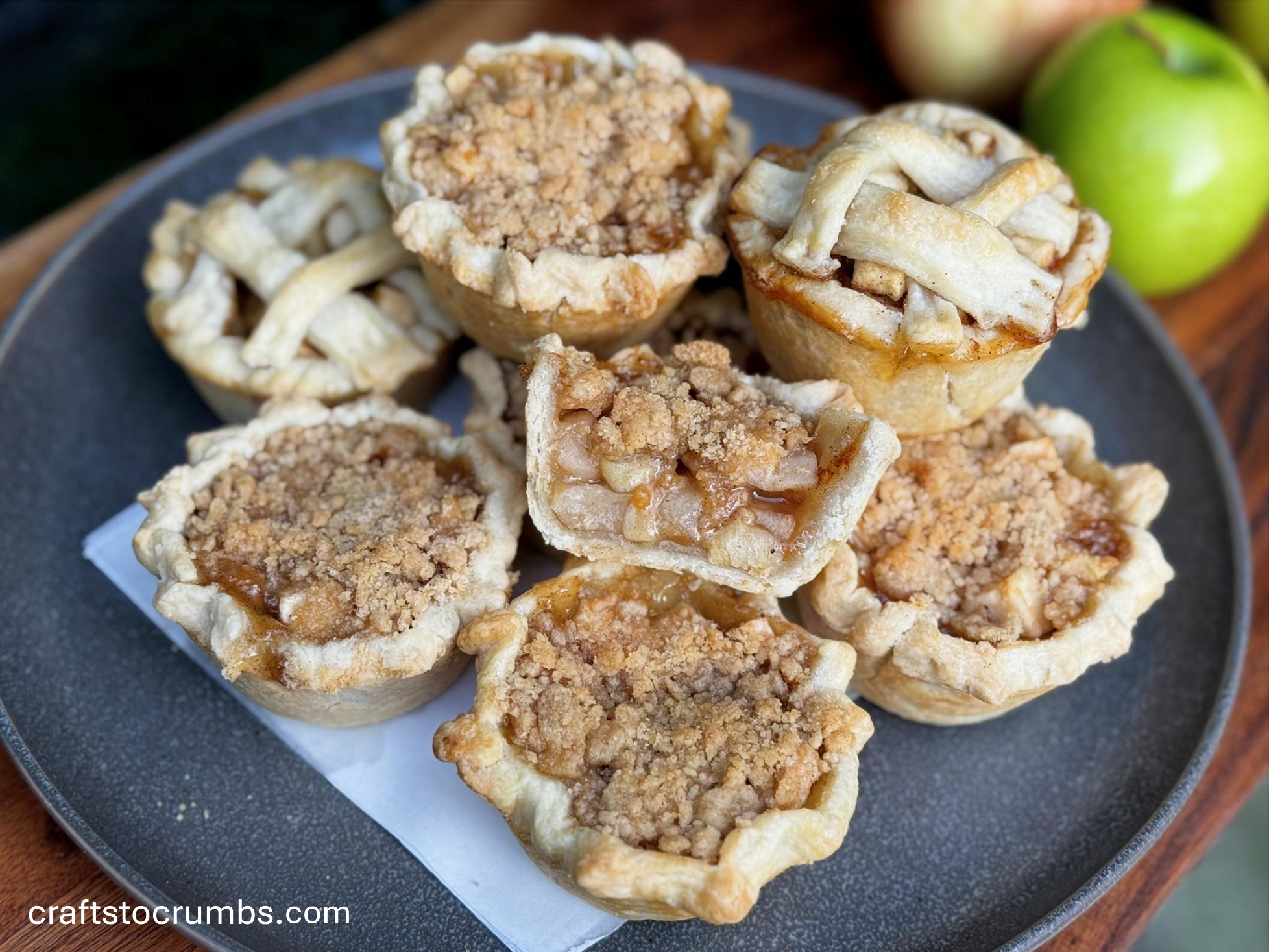Mini Apple Pies – Crafts to Crumbs